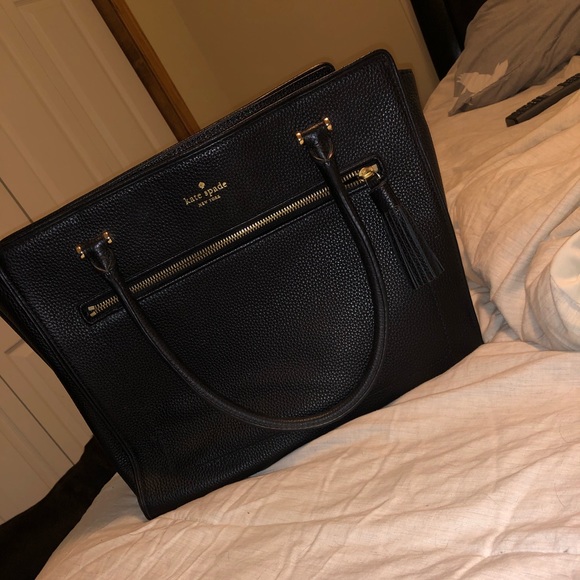 kate spade Handbags - NWOT KATE SPADE PURSE-MAKE OFFER!